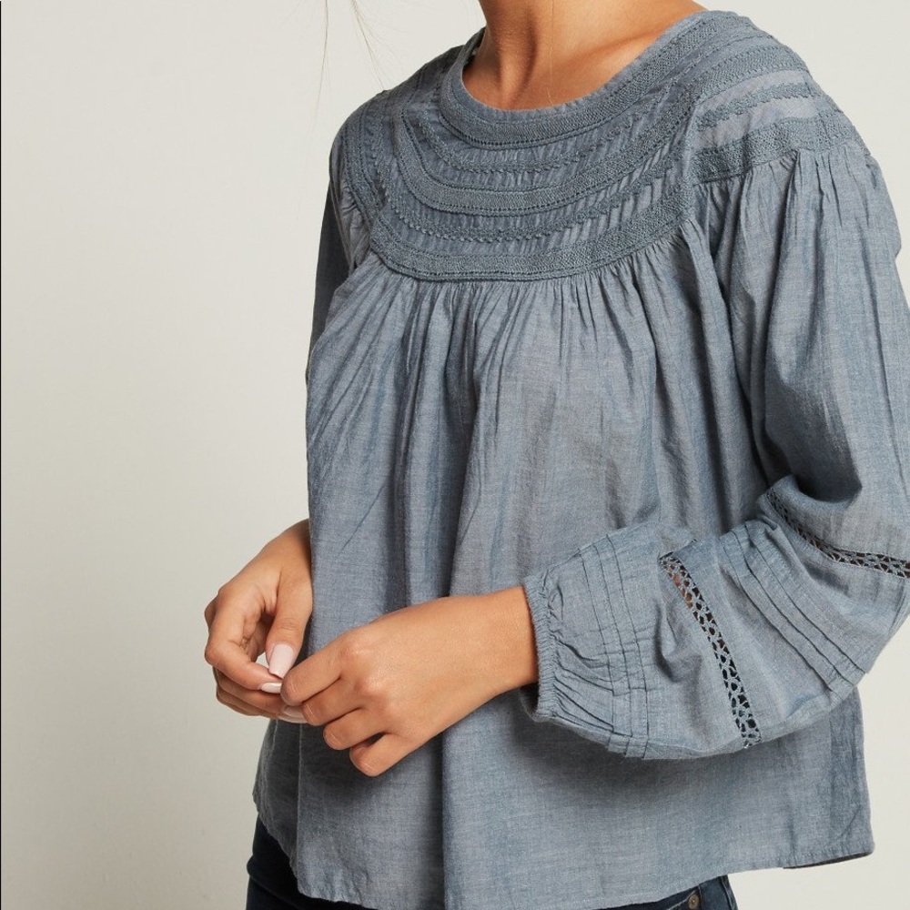 GAP lace trim chambray peasant blouse
